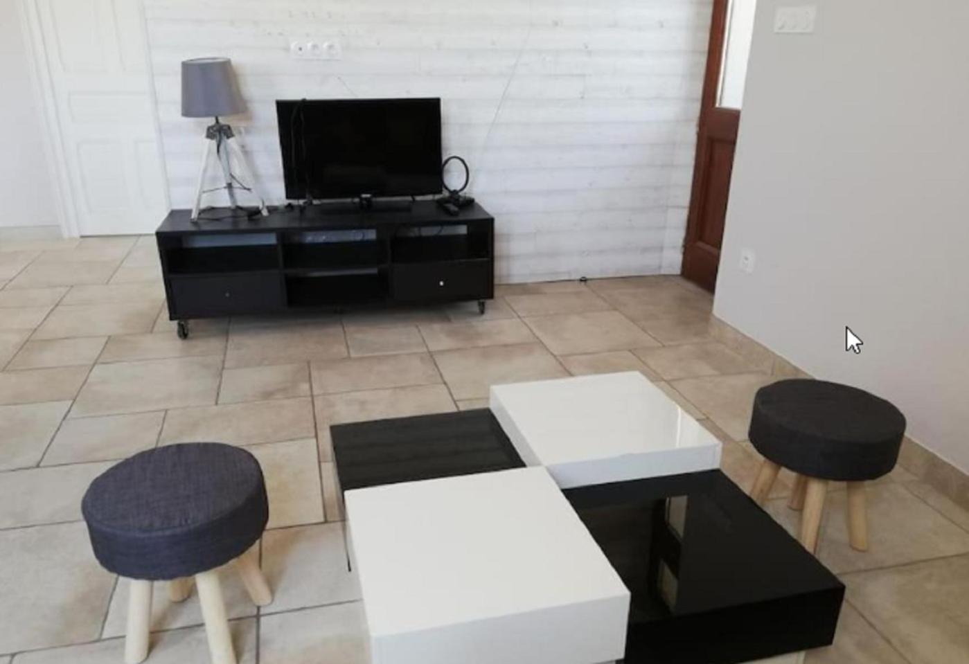 Marcollin Maison De 100M2 Au Coeur D'Une Pension Equestre Les Sabots De Nina מראה חיצוני תמונה